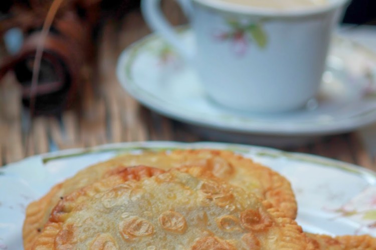 Irachi-Erachi Pathiri-Pathil-Meat Stuffed Fried Roti |kothiyavunu.com